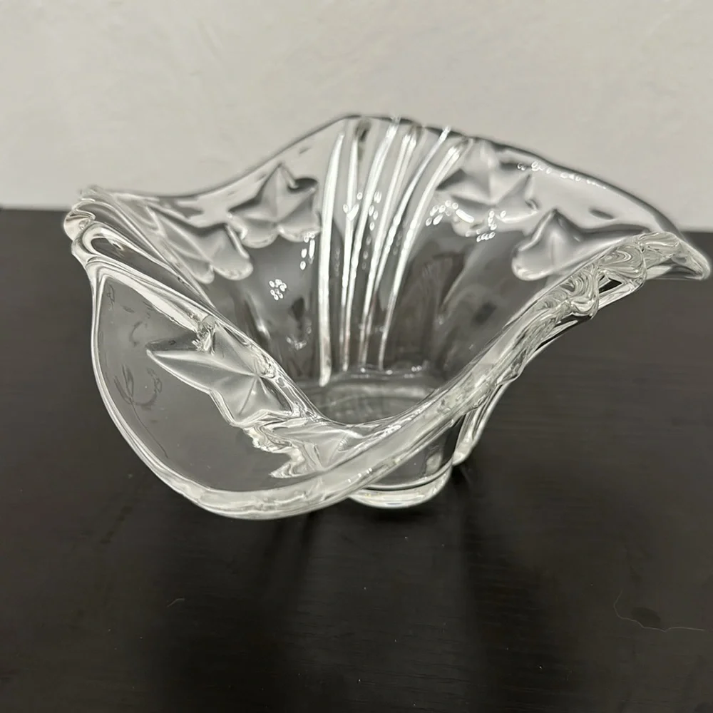 Parisian Ivy Handkerchief Frosted Leaves Vintage Bowl Mikasa